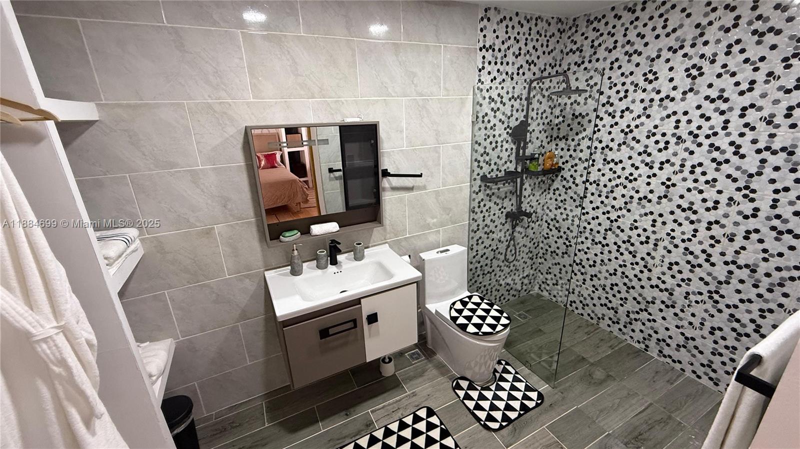 A11884699 Property Photo 44