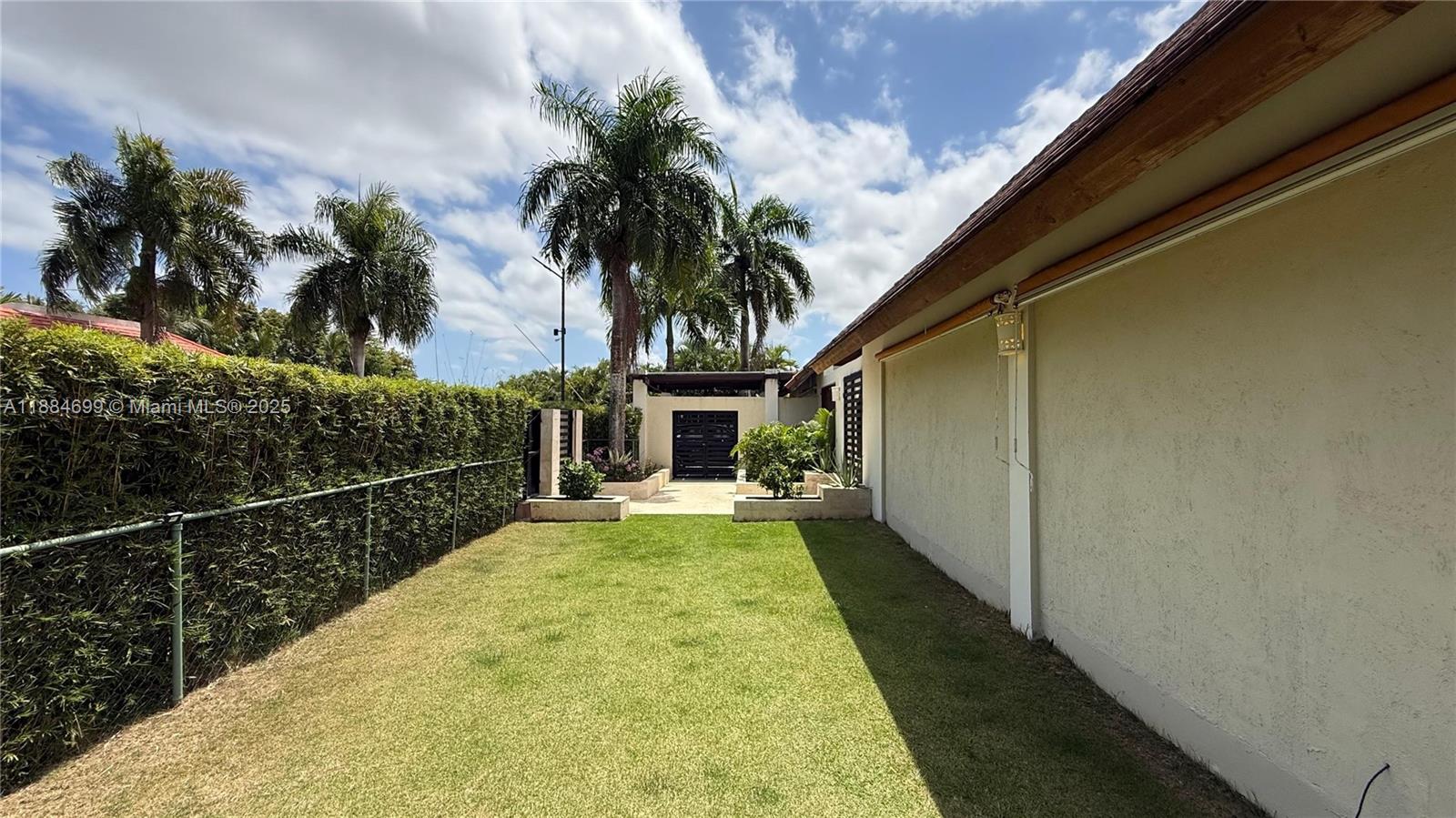 A11884699 Property Photo 46