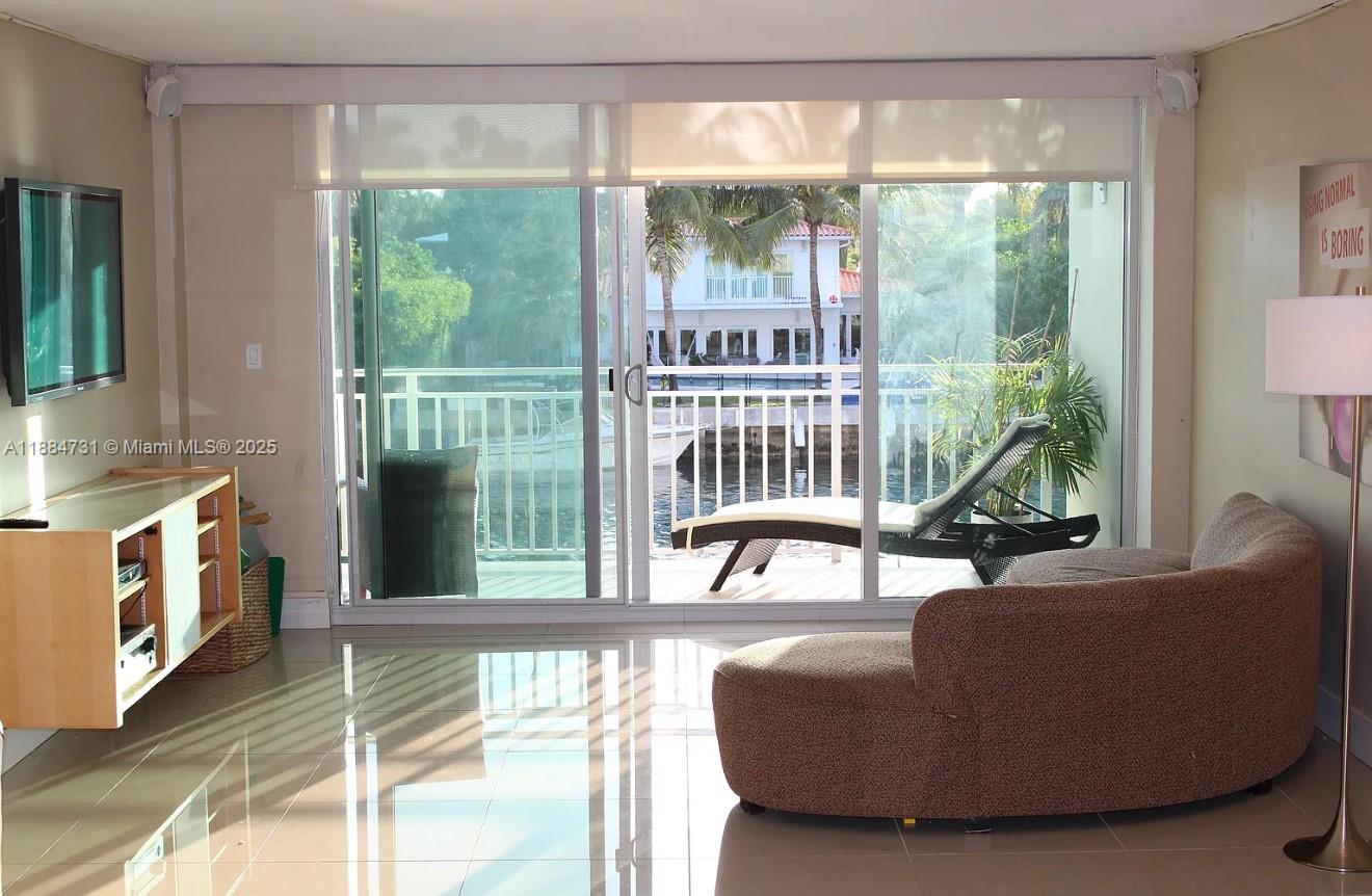 9500 W Bay Harbor Dr 2b Property Photo 1