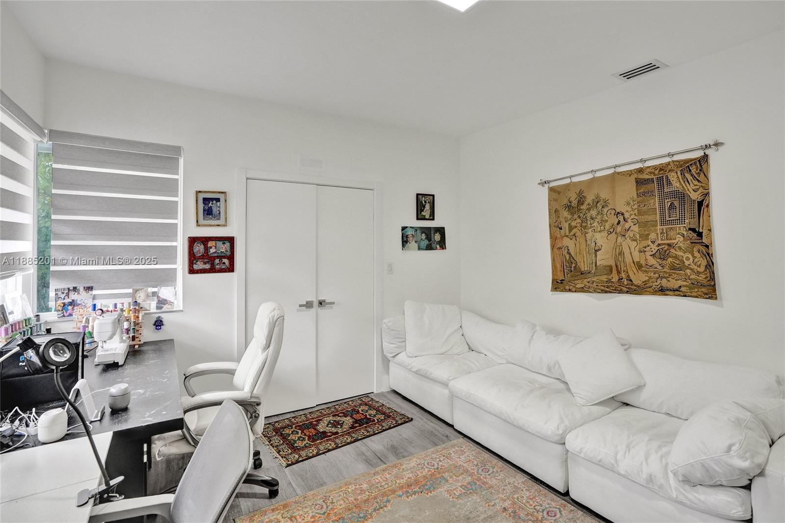 3784 Sheridan Ave Property Photo 3
