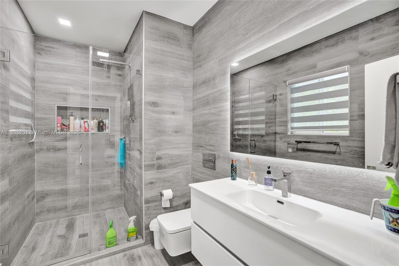 3784 Sheridan Ave Property Photo 11