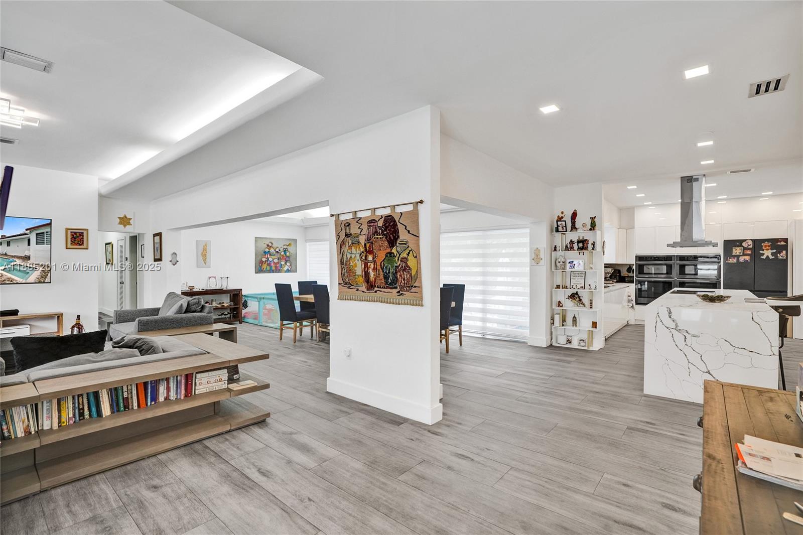3784 Sheridan Ave Property Photo 14
