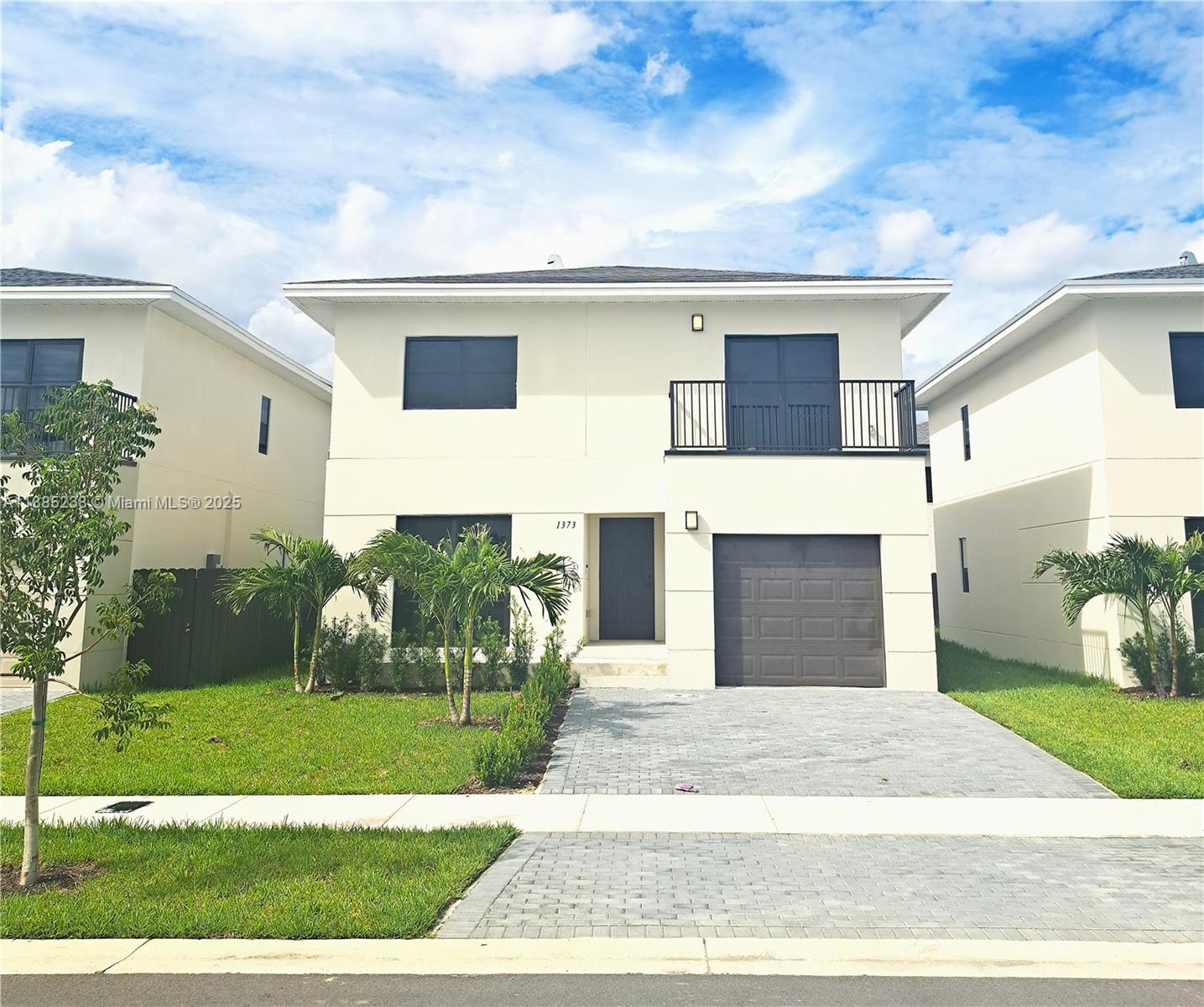 1373 Nw 1st St 1373 Property Photo 2