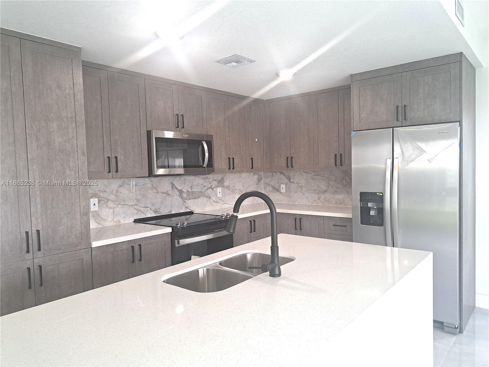 1373 Nw 1st St 1373 Property Photo 3