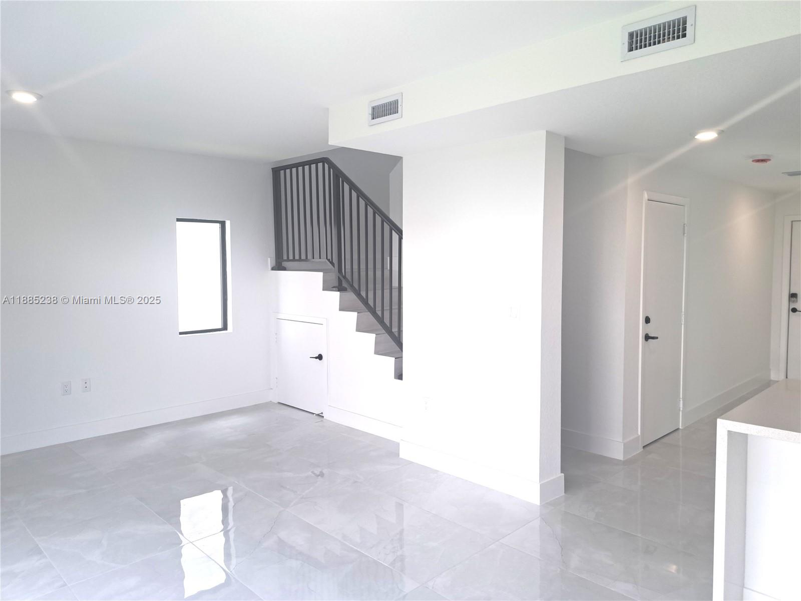 1373 Nw 1st St 1373 Property Photo 5