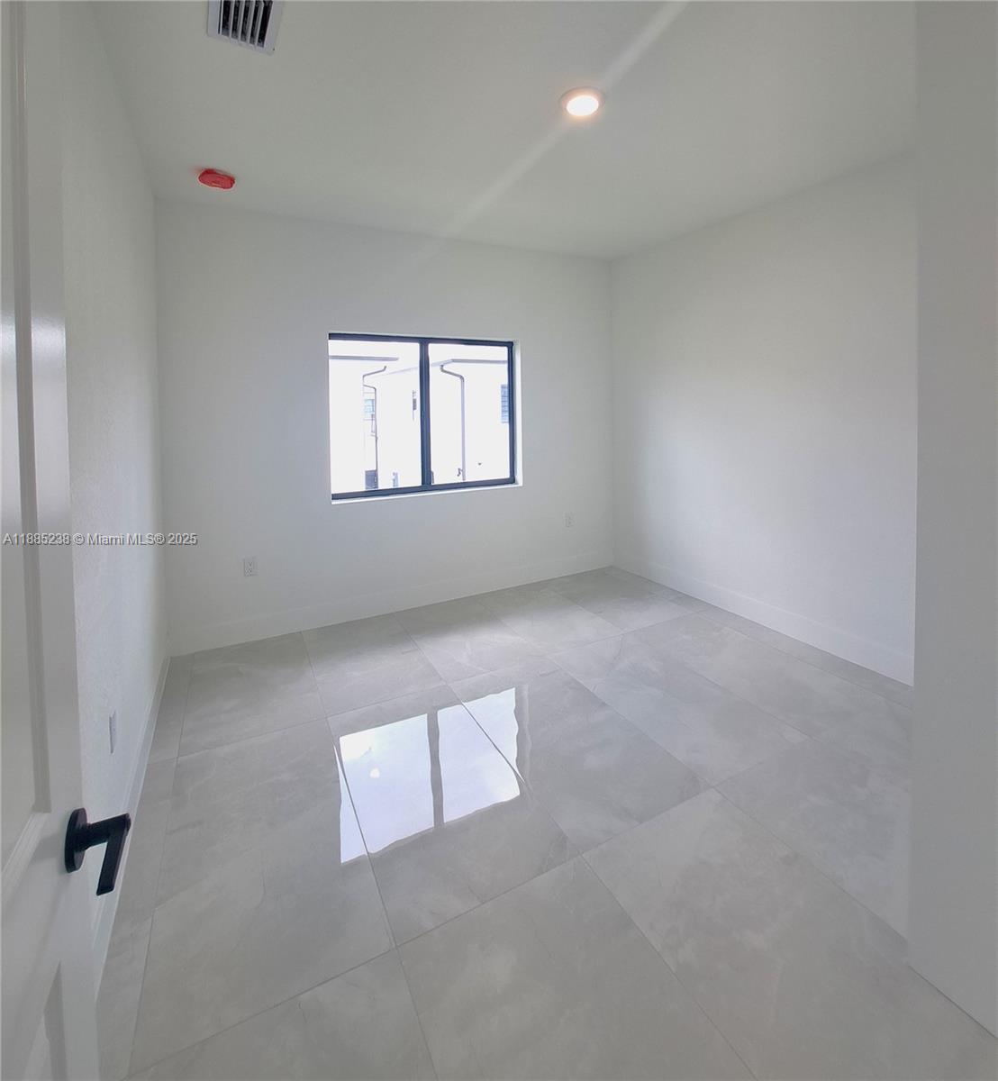 1373 Nw 1st St 1373 Property Photo 10