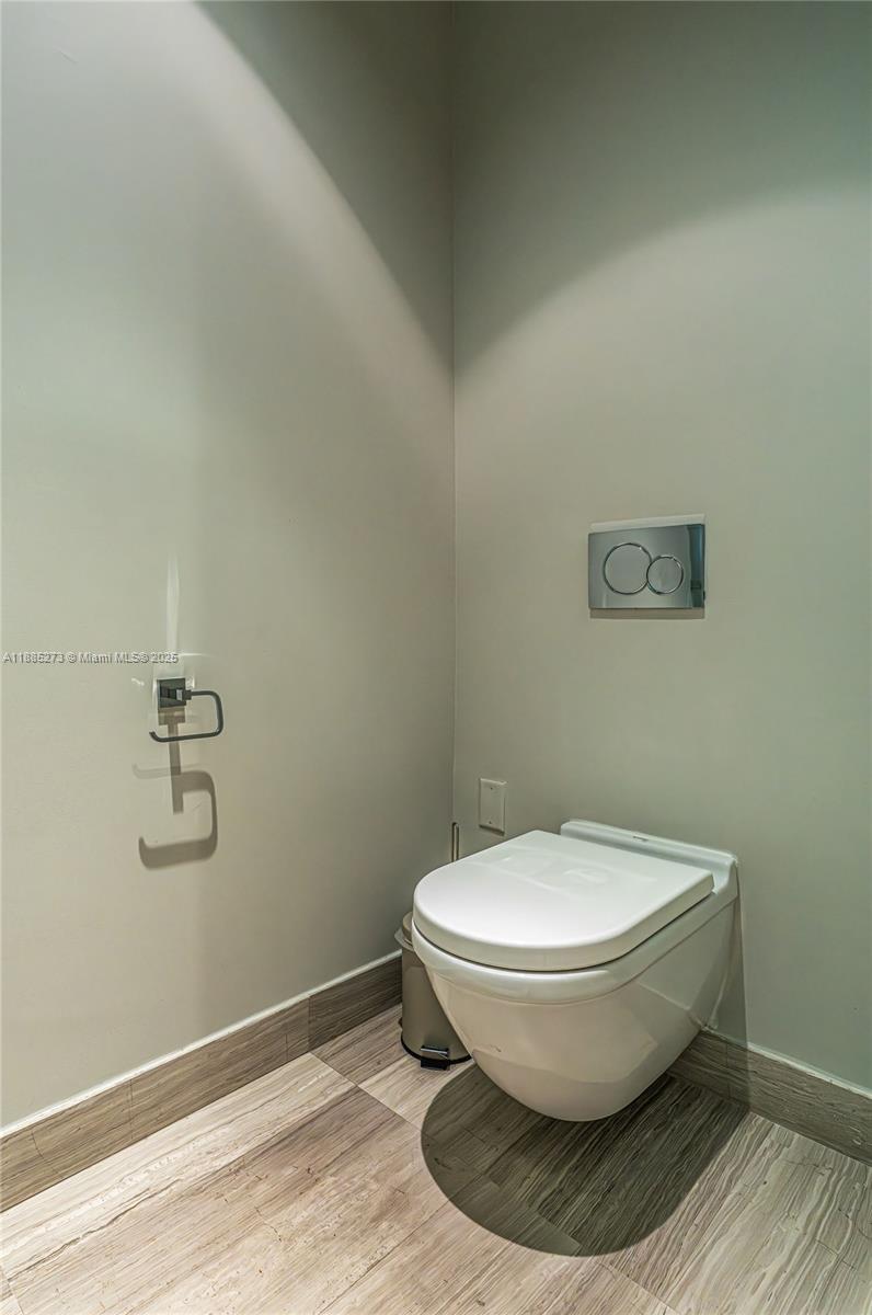 3250 Ne 188th St 603 Property Photo 25