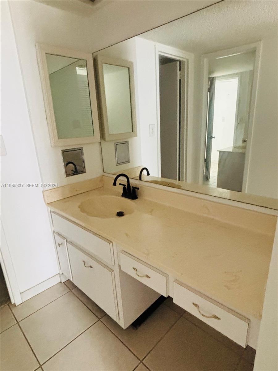 5701 Collins Ave 709 Property Photo 4