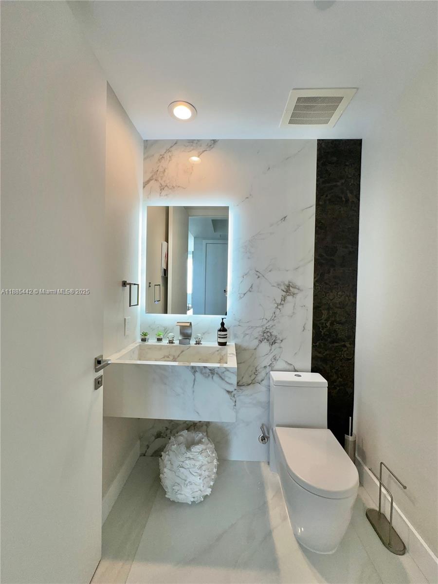 15901 Collins Ave 2406 Property Photo 5