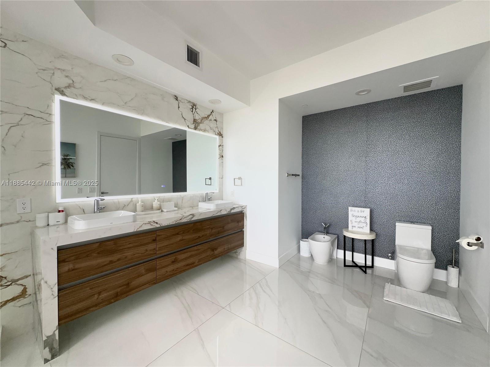 15901 Collins Ave 2406 Property Photo 18