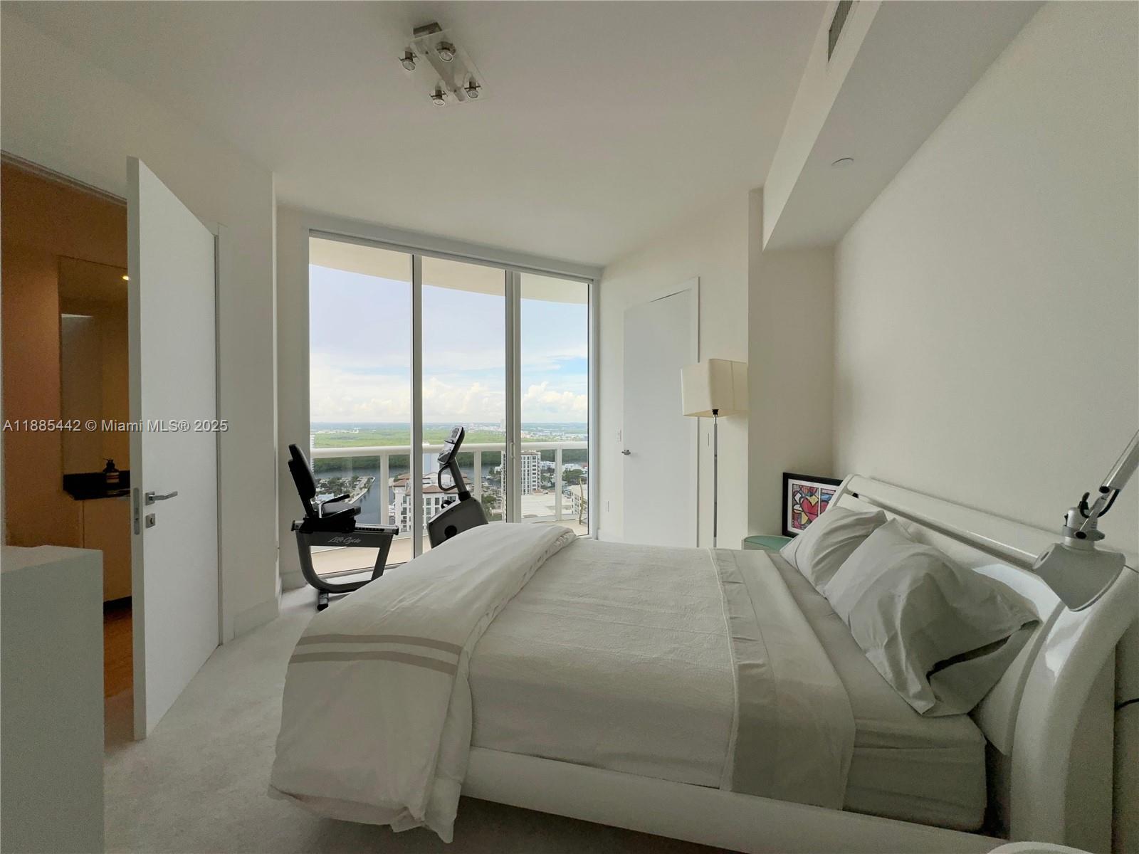 15901 Collins Ave 2406 Property Photo 21