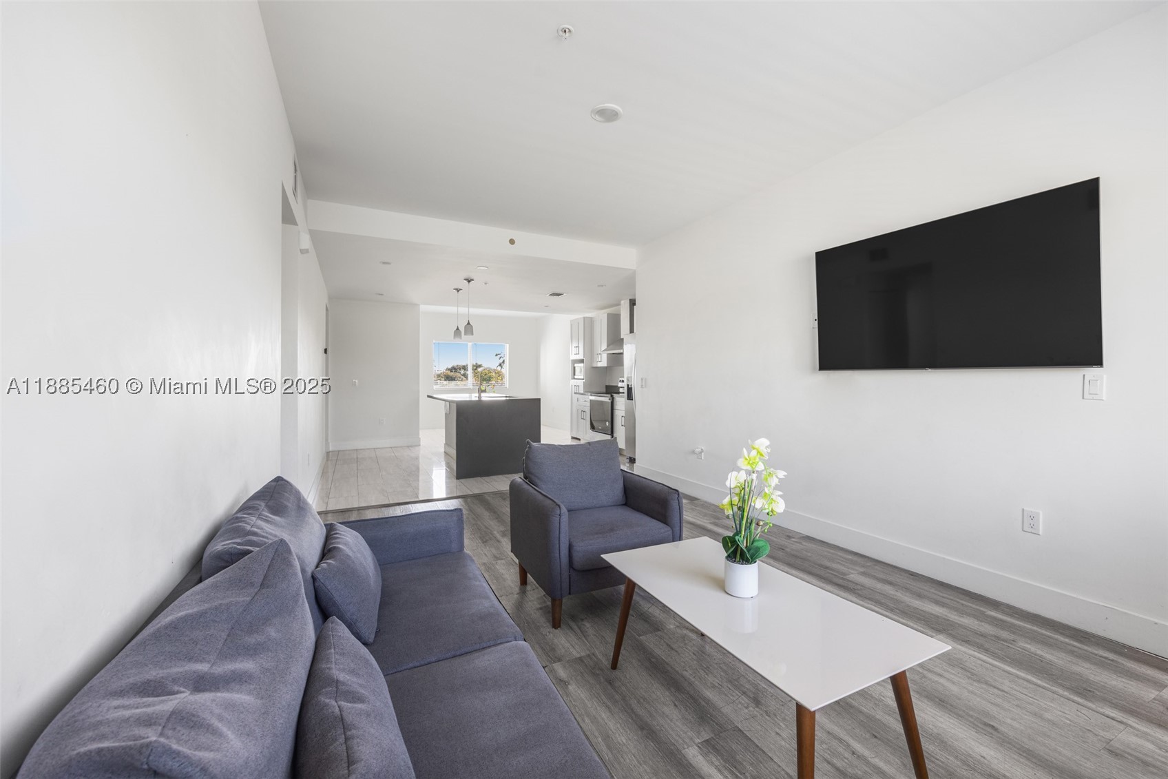 A11885460 Property Photo 6