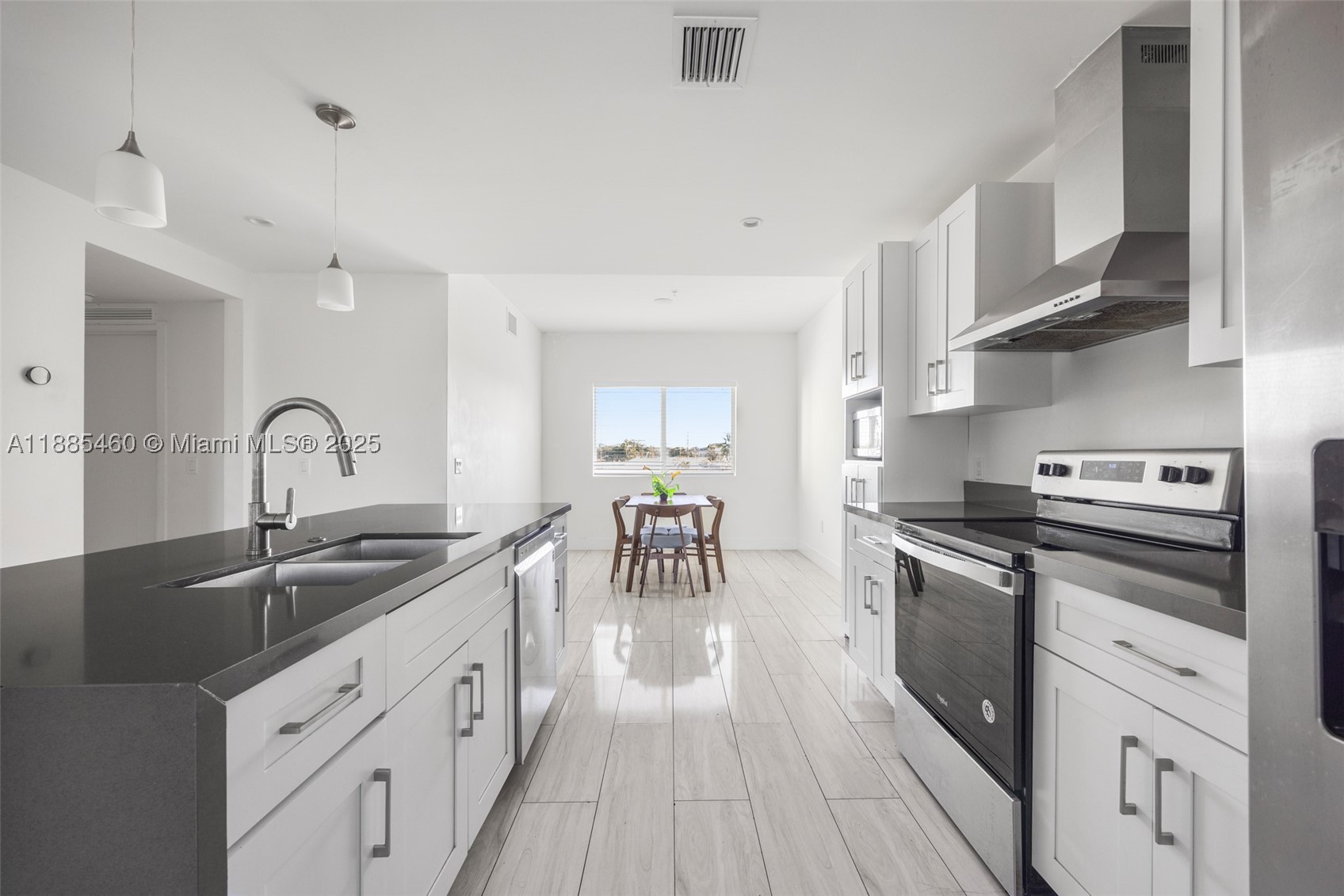 A11885460 Property Photo 10