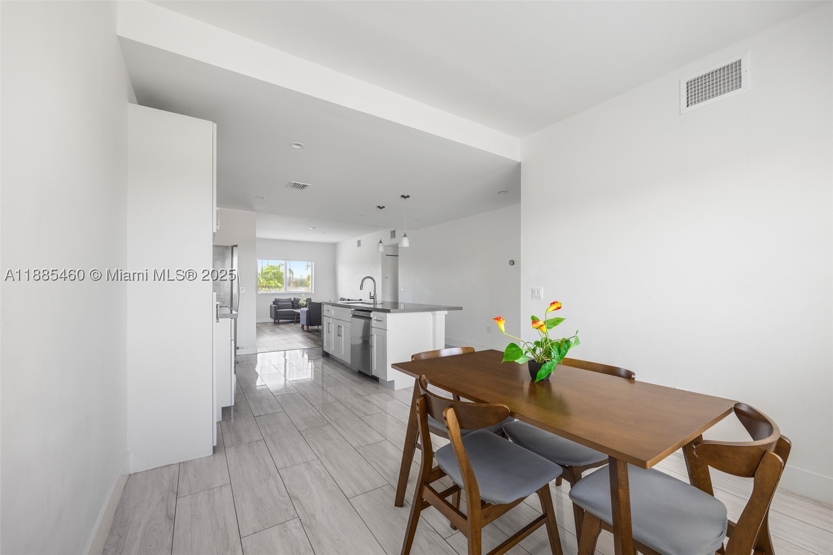 A11885460 Property Photo 12