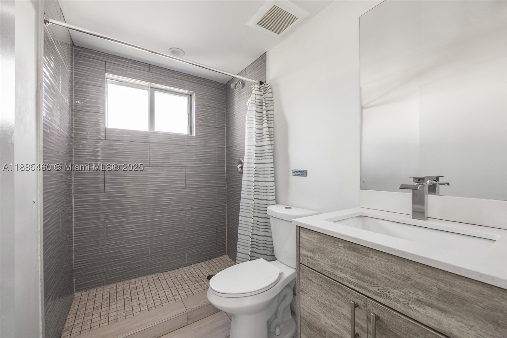 A11885460 Property Photo 17