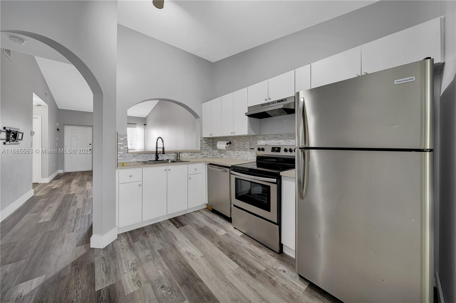 1261 Se 27th St 203 Property Photo 9