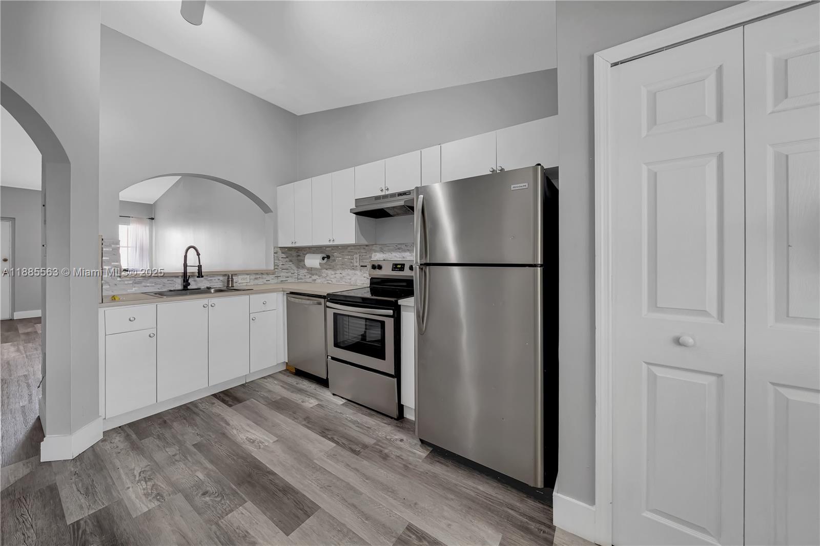 1261 Se 27th St 203 Property Photo 10