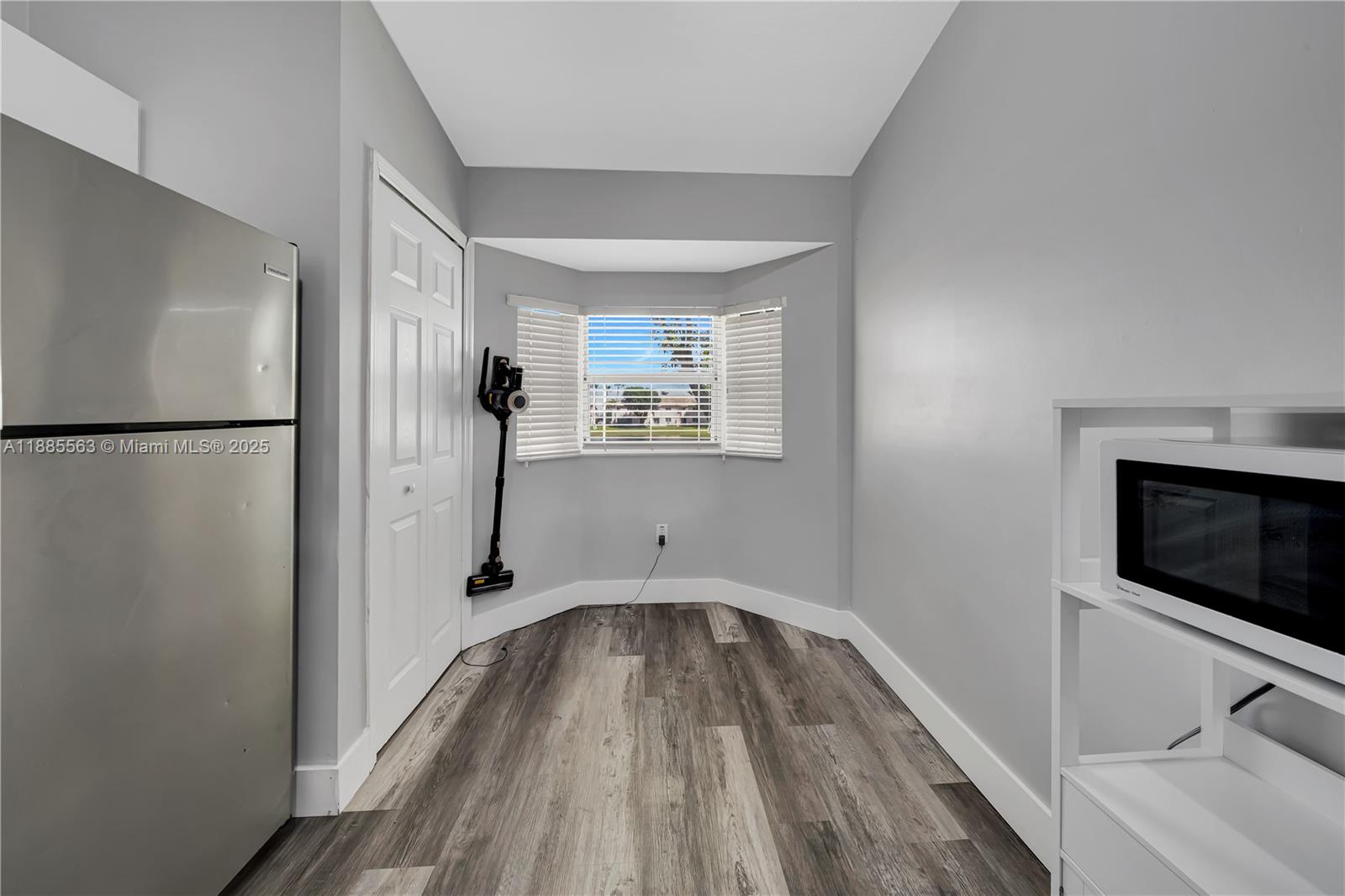 1261 Se 27th St 203 Property Photo 12