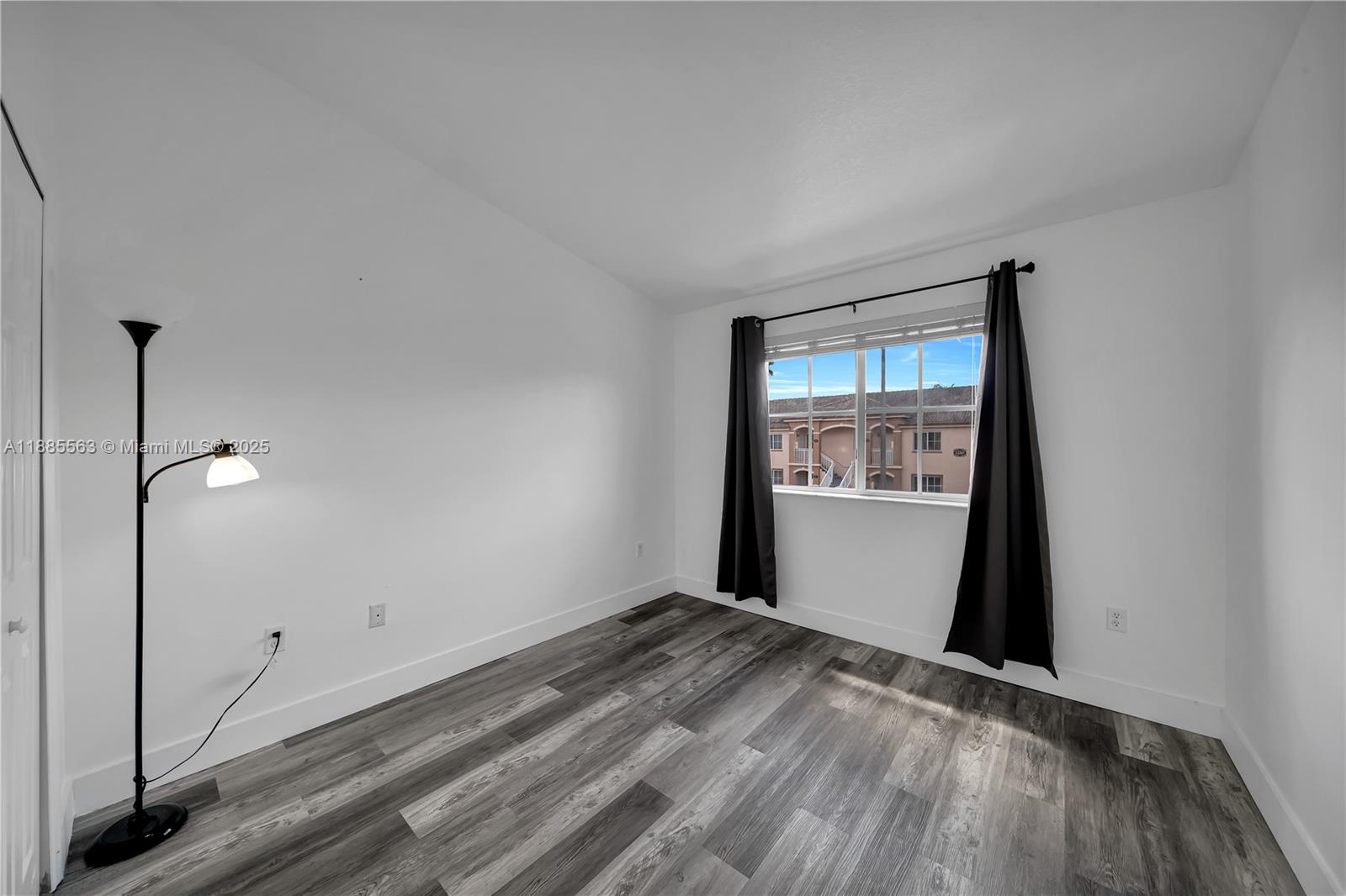 1261 Se 27th St 203 Property Photo 15