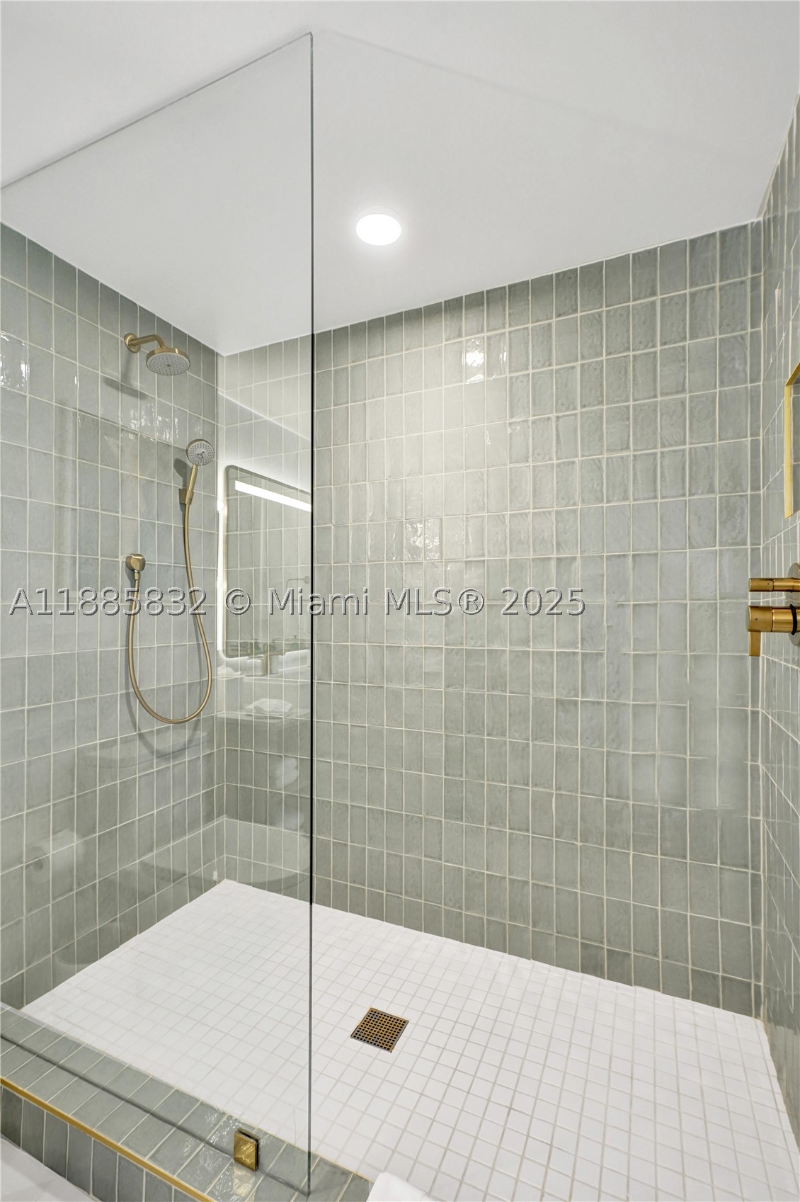 159 Ne 6th St 3302 Property Photo 43