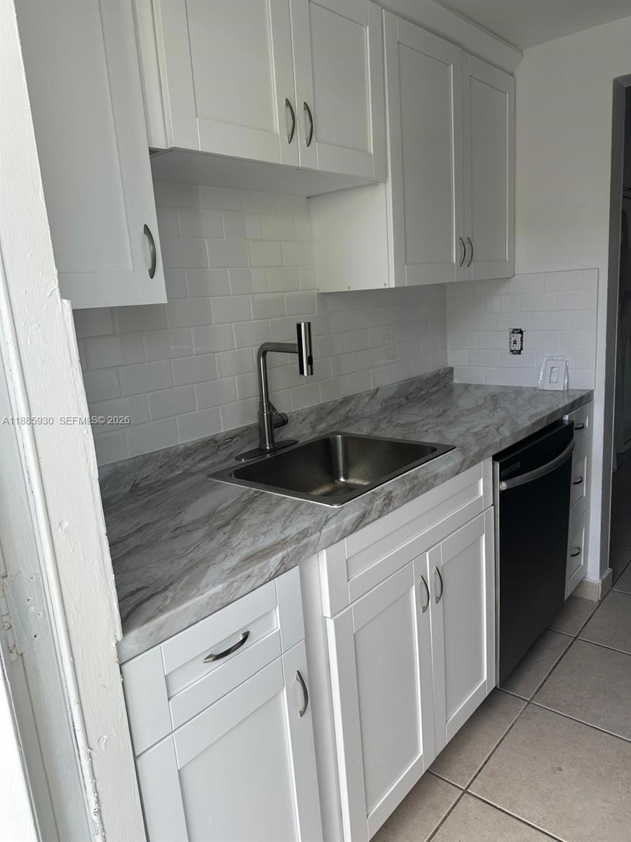 360 Meridian Ave 4c Property Photo 7