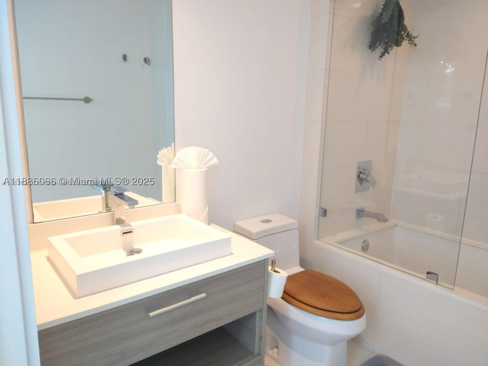 1300 S Miami Ave 2208 Property Photo 6