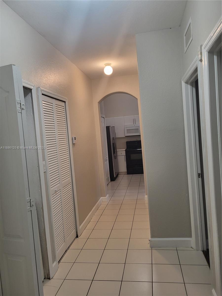 1662 Se 27th Dr 202 Property Photo 1