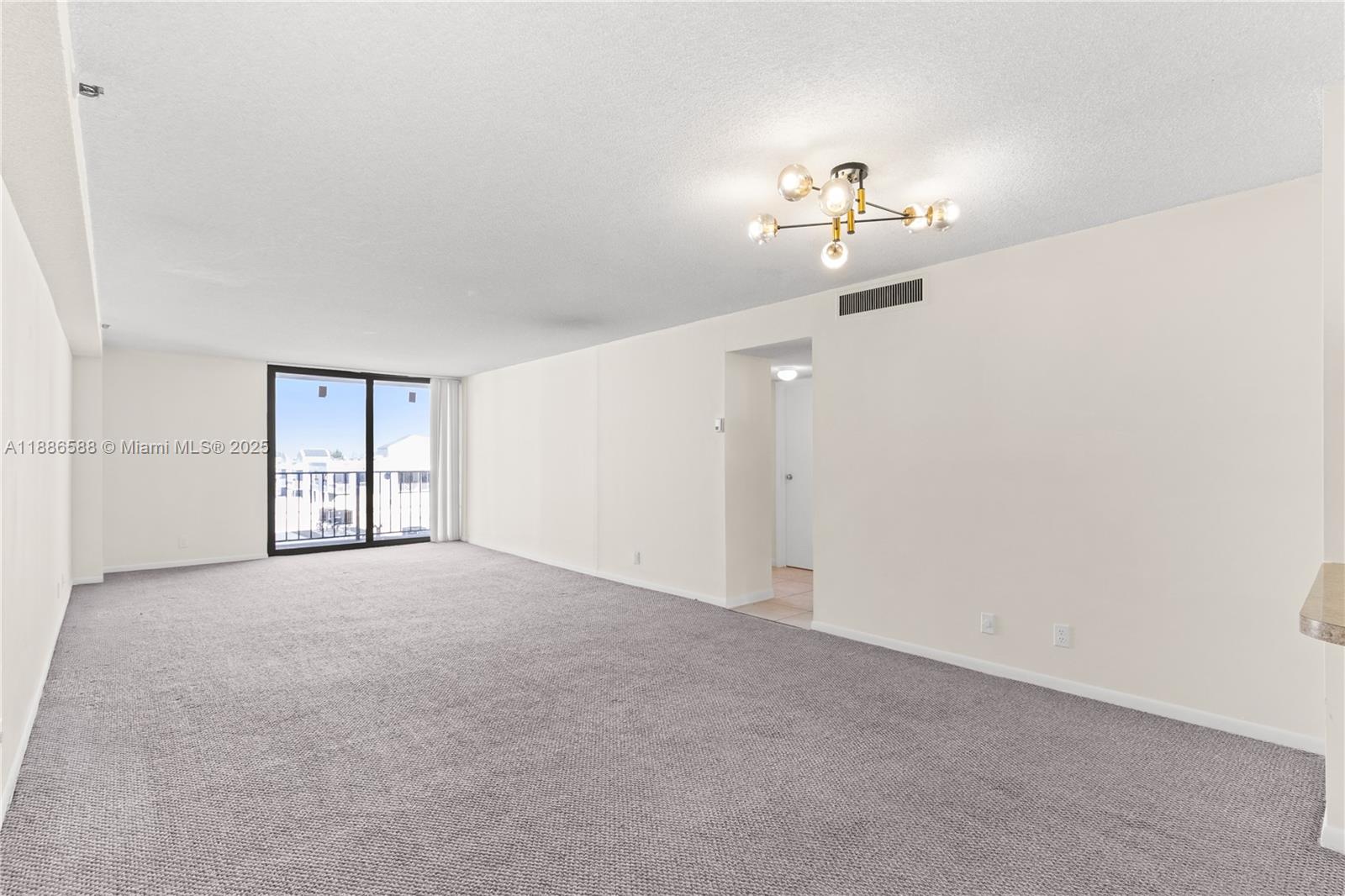 2625 Collins Ave 608 Property Photo 6