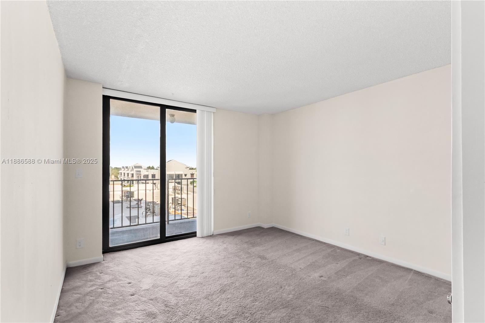 2625 Collins Ave 608 Property Photo 14