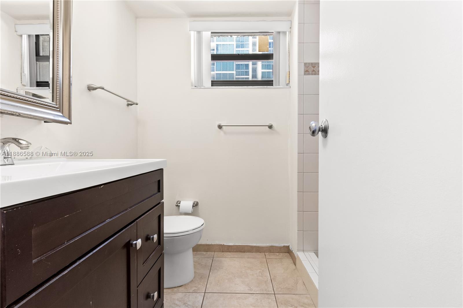 2625 Collins Ave 608 Property Photo 16