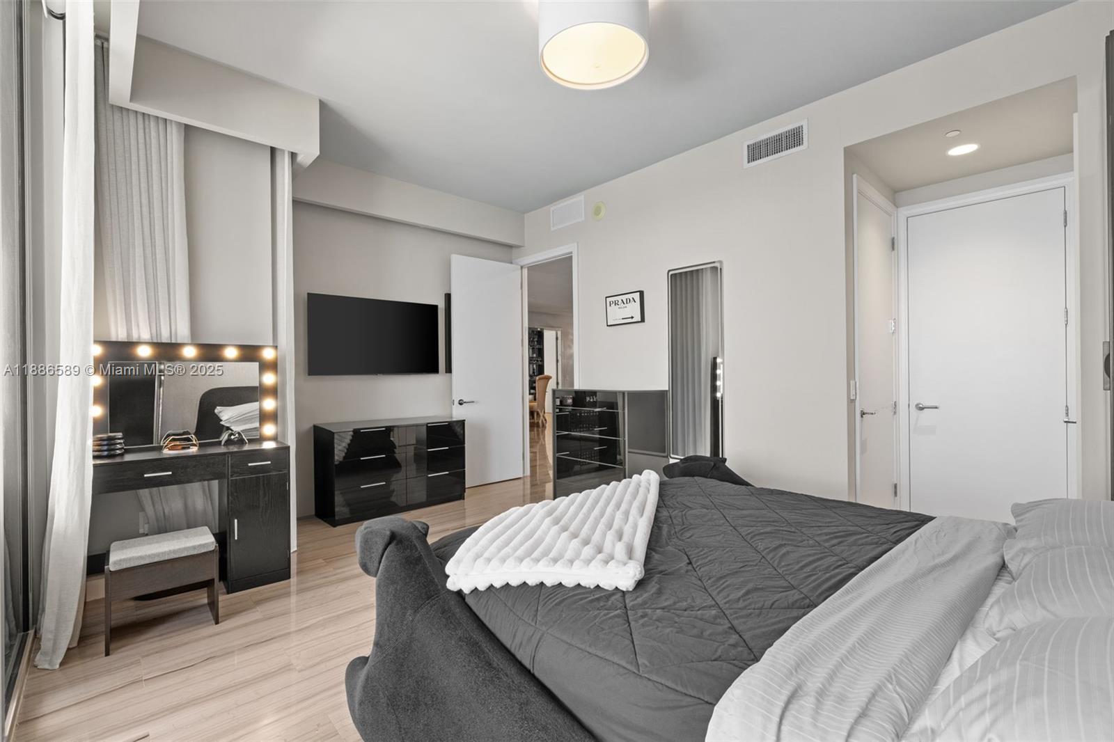 9705 Collins Ave 2304n Property Photo 44