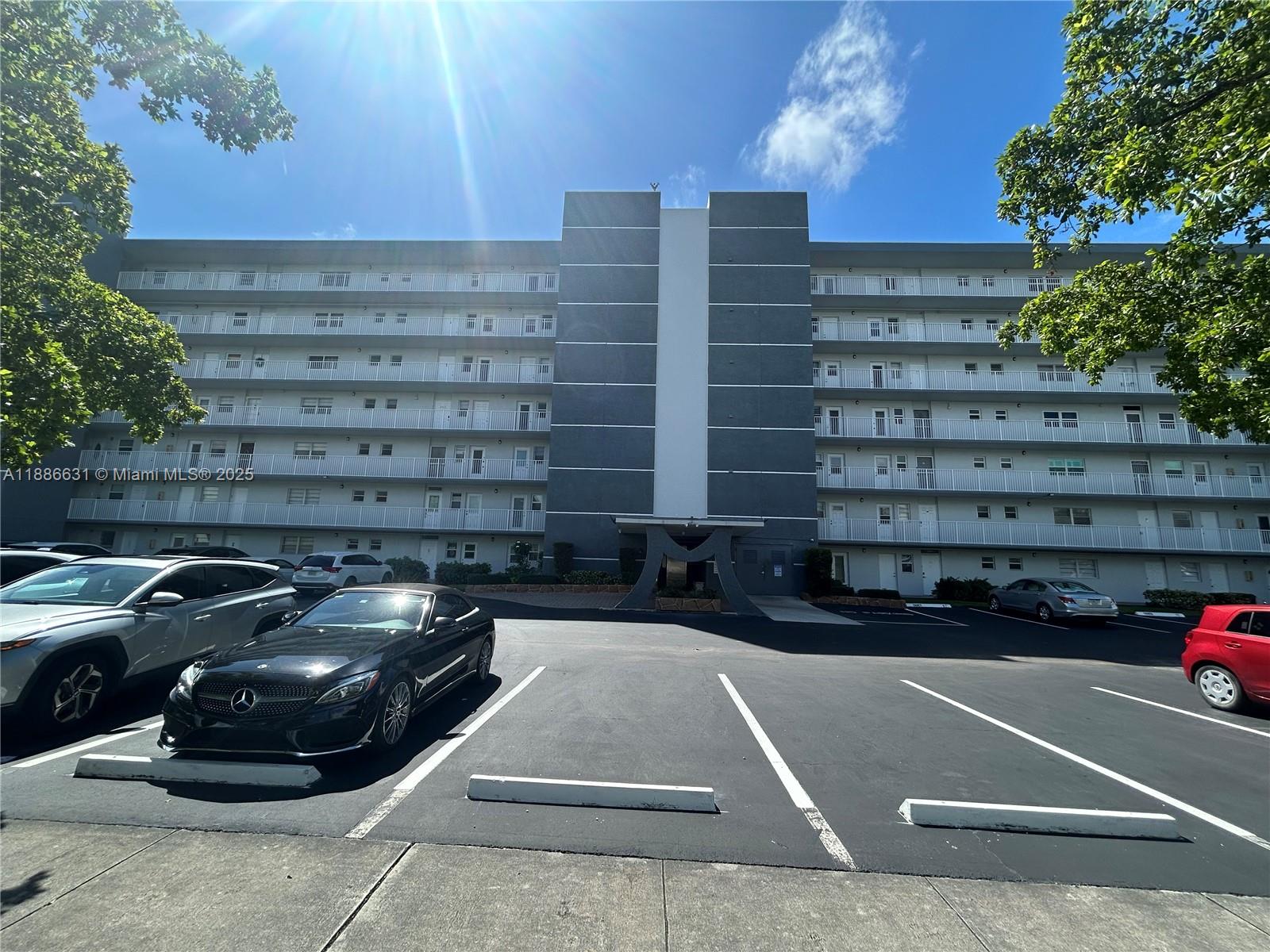 619 NE 14th Ave 703 Property Photo 1