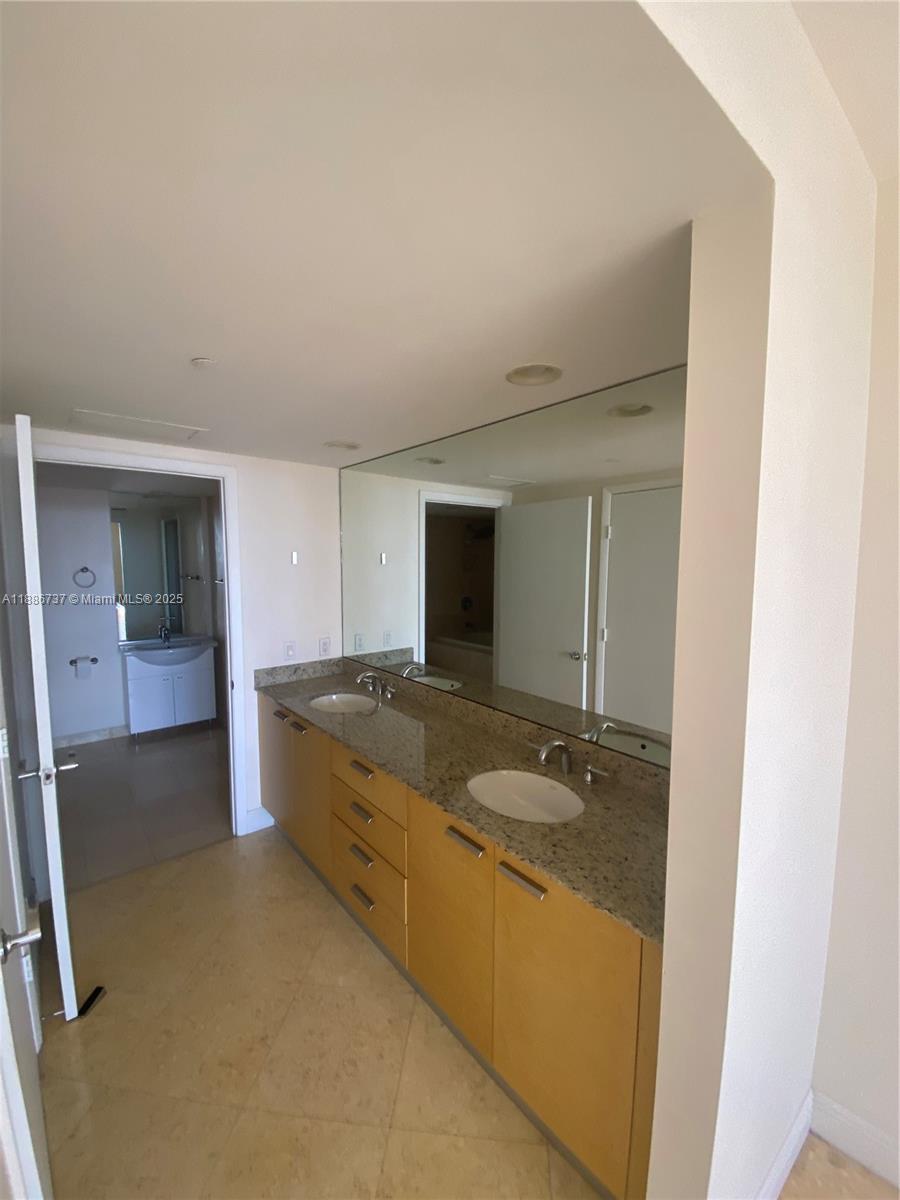 1800 S Ocean Dr 2909 Property Photo 7