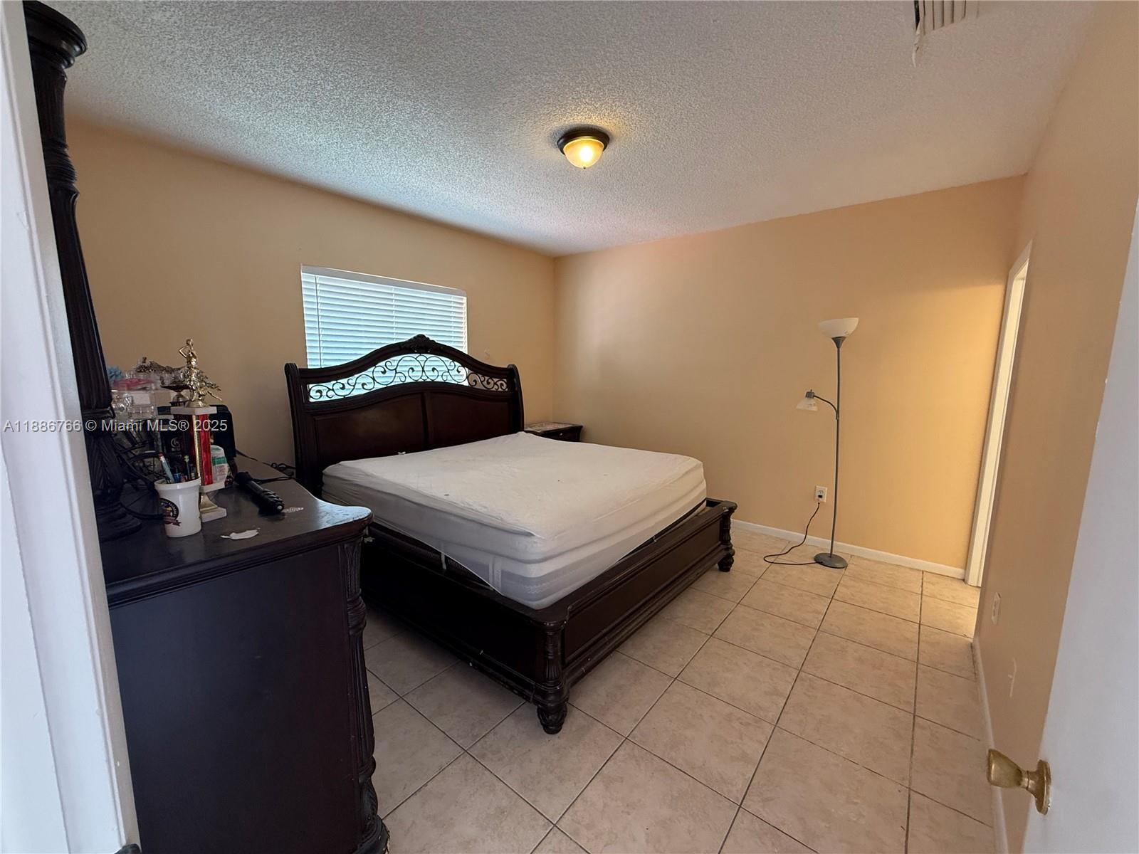 1089 Se 13th Ter Property Photo 8