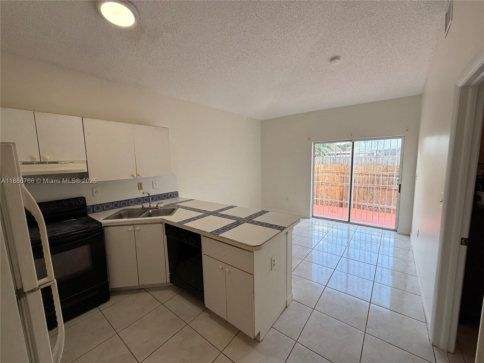 1089 Se 13th Ter Property Photo 9