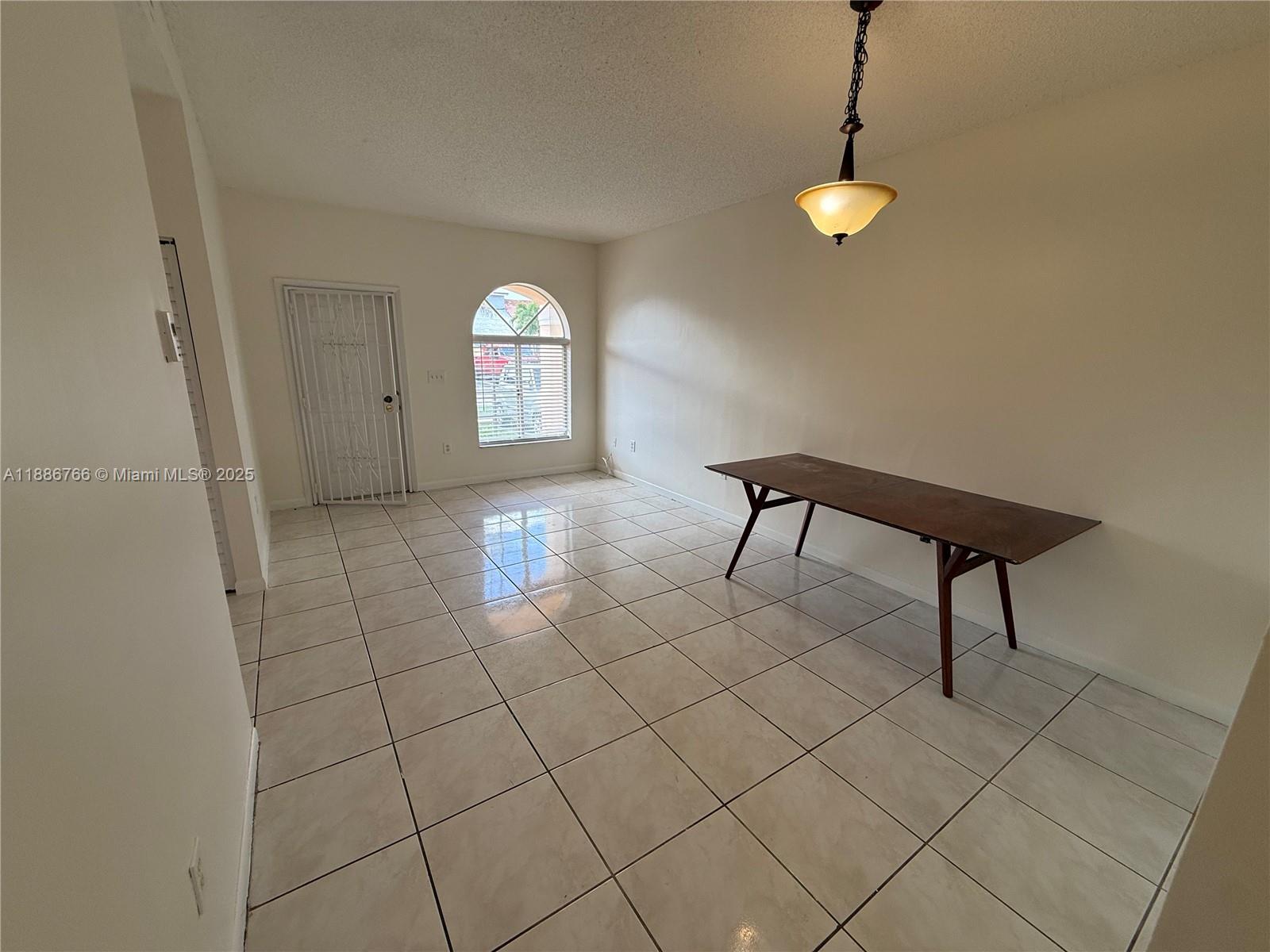 1089 Se 13th Ter Property Photo 11