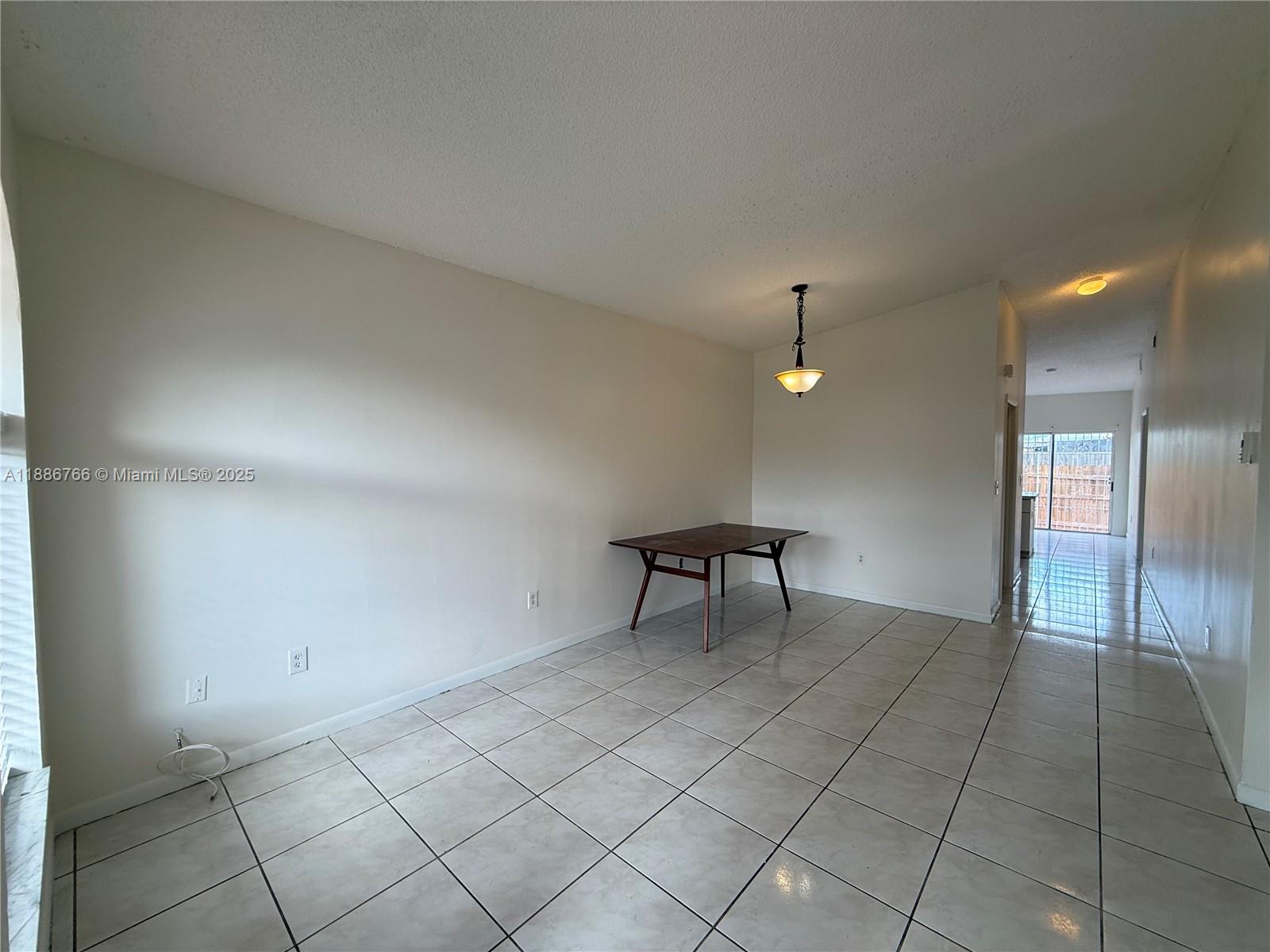 1089 Se 13th Ter Property Photo 12