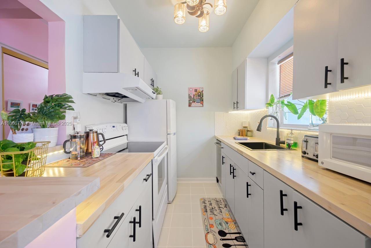 315 Van Buren St 104b Property Photo 7