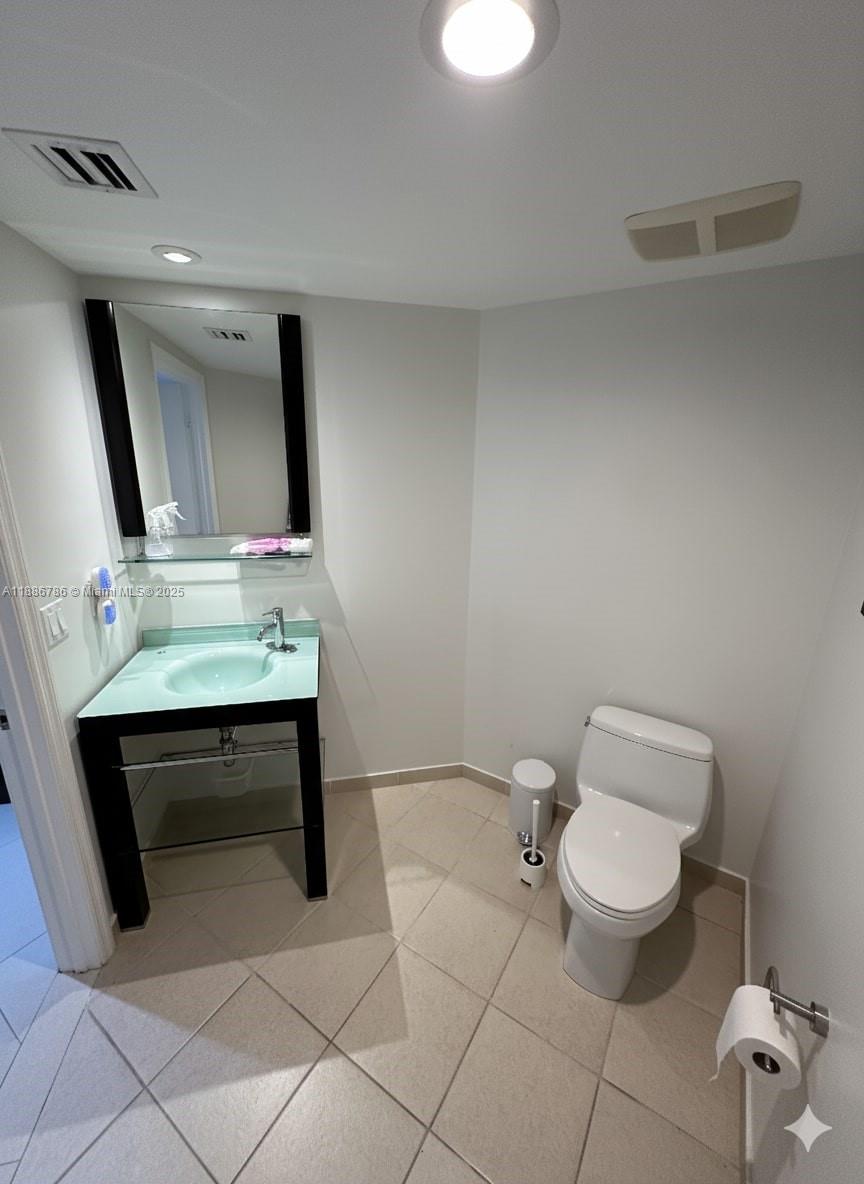 16699 Collins Ave 1806 Property Photo 9