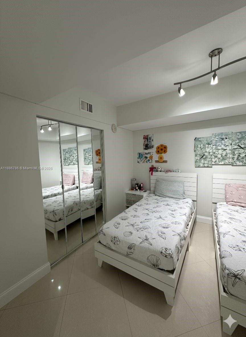 16699 Collins Ave 1806 Property Photo 11