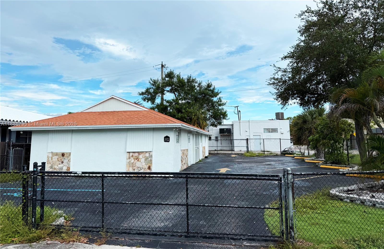 1225 NE 162nd St Property Photo 1