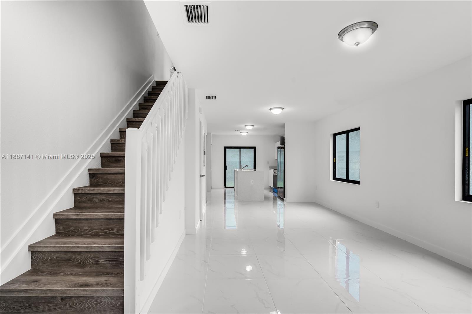 1459 Nw 2 Ave 2 Property Photo 2