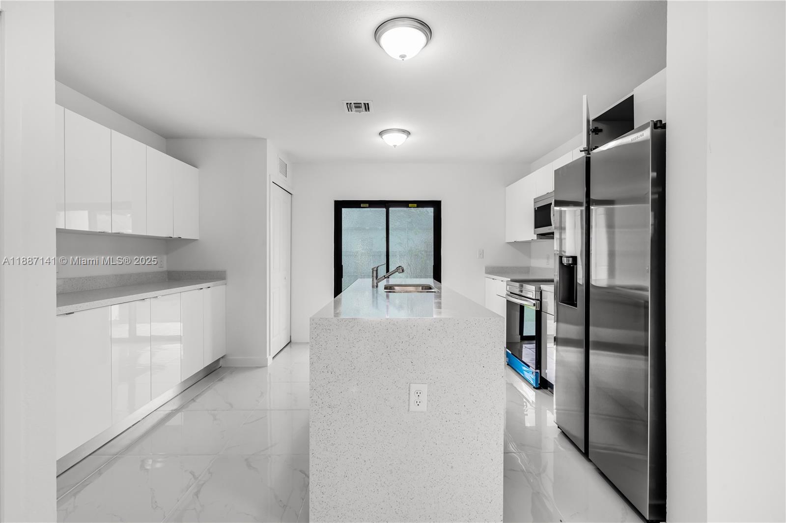 1459 Nw 2 Ave 2 Property Photo 5