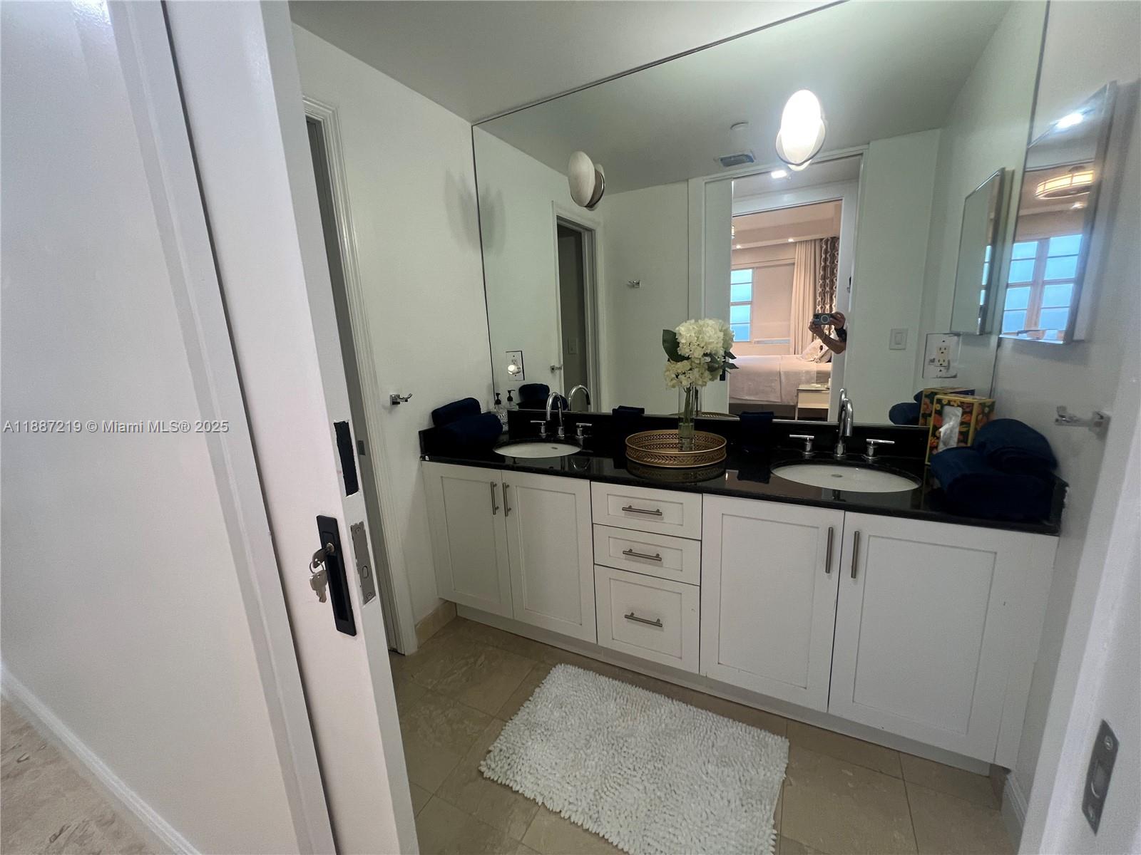 6917 Collins Ave Ph09 Property Photo 25