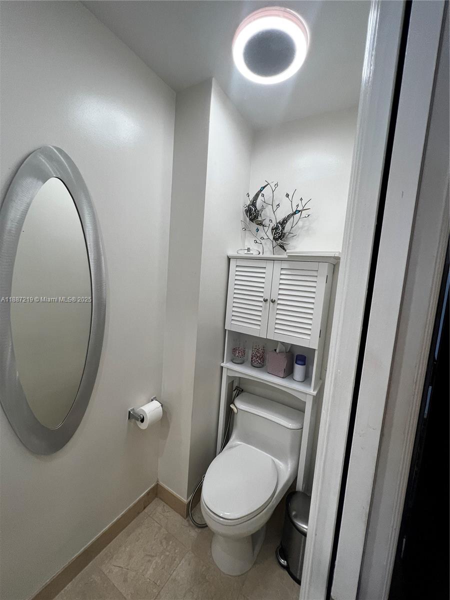 6917 Collins Ave Ph09 Property Photo 38