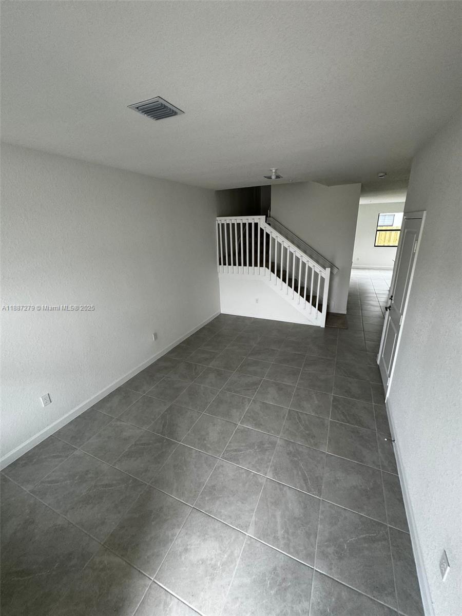 285 Sw 159th Ln Property Photo 4