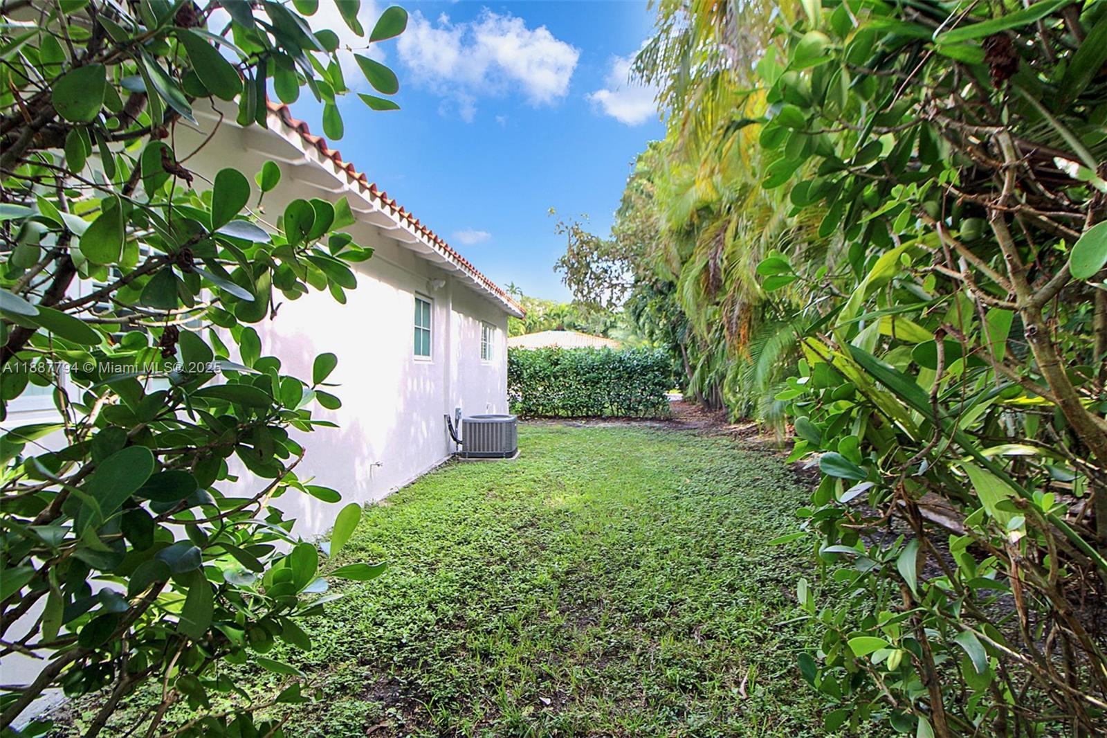 1110 Wallace St Property Photo 31