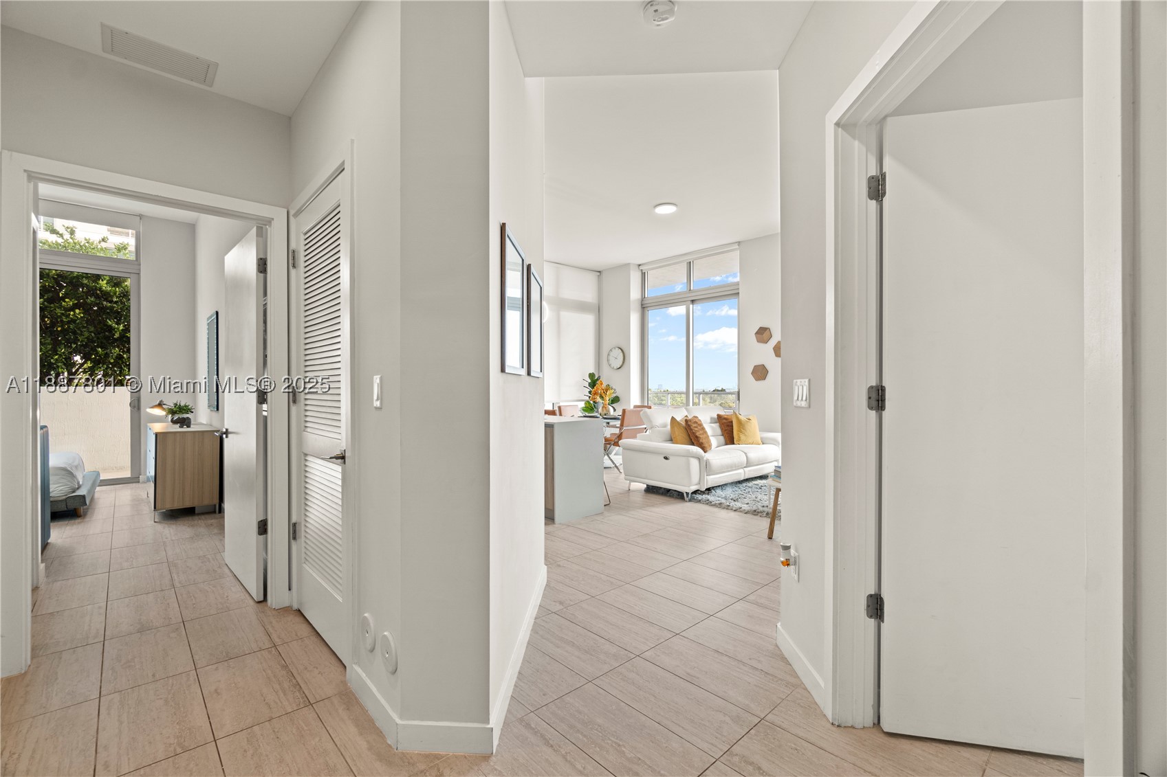A11887801 Property Photo 5