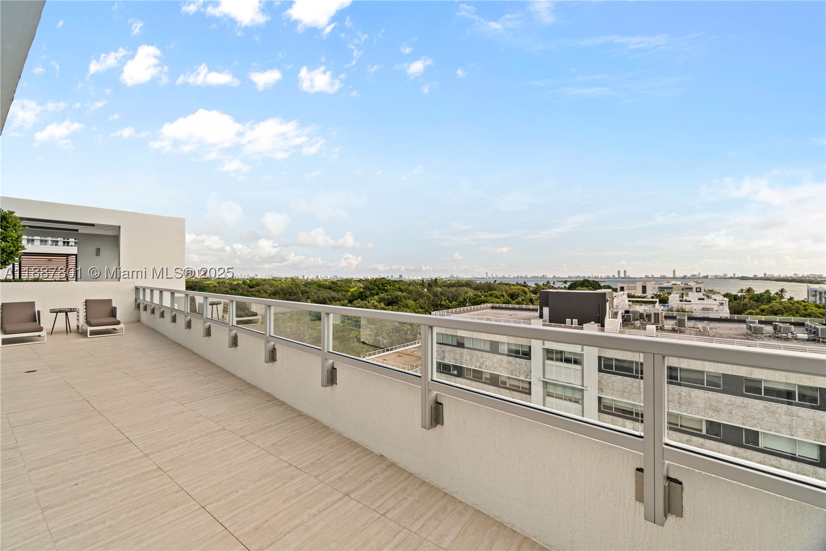 A11887801 Property Photo 27