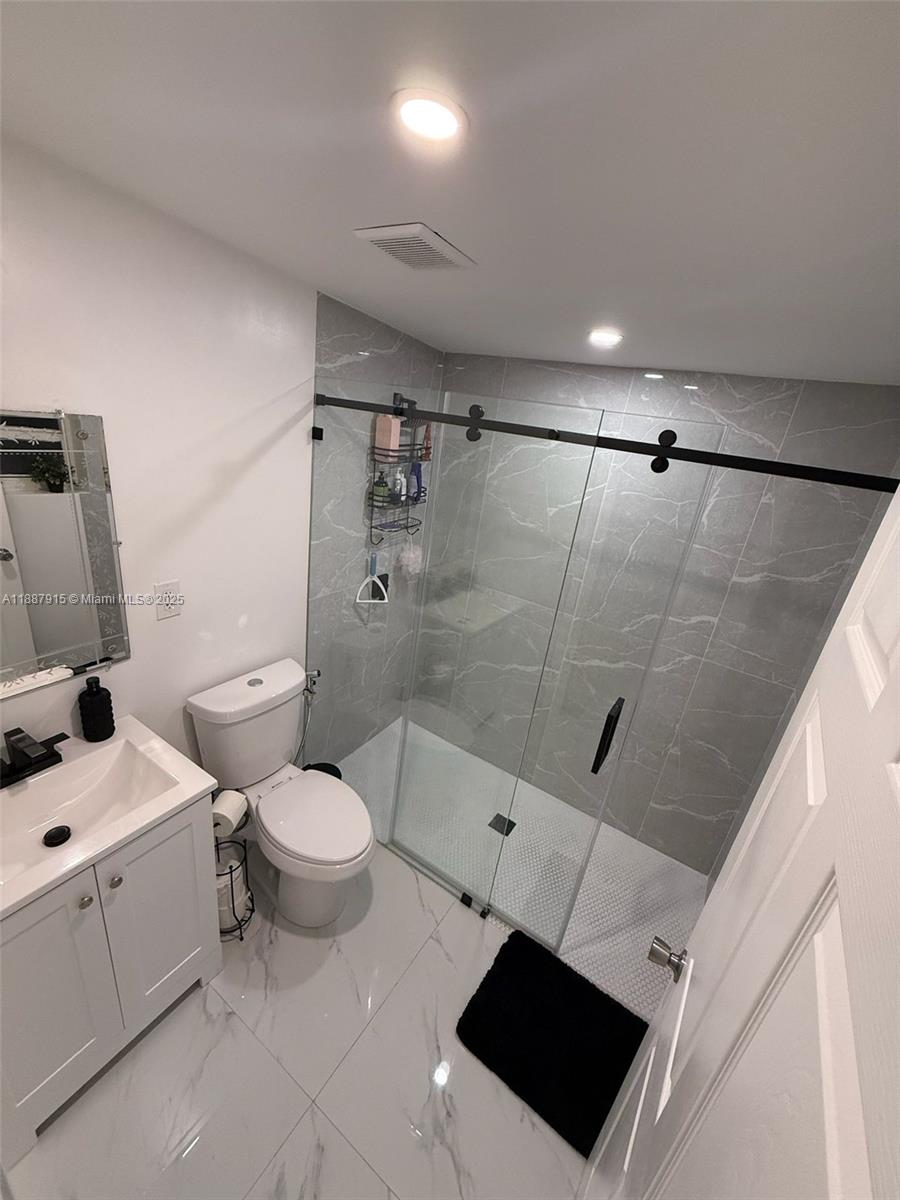 A11887915 Property Photo 2